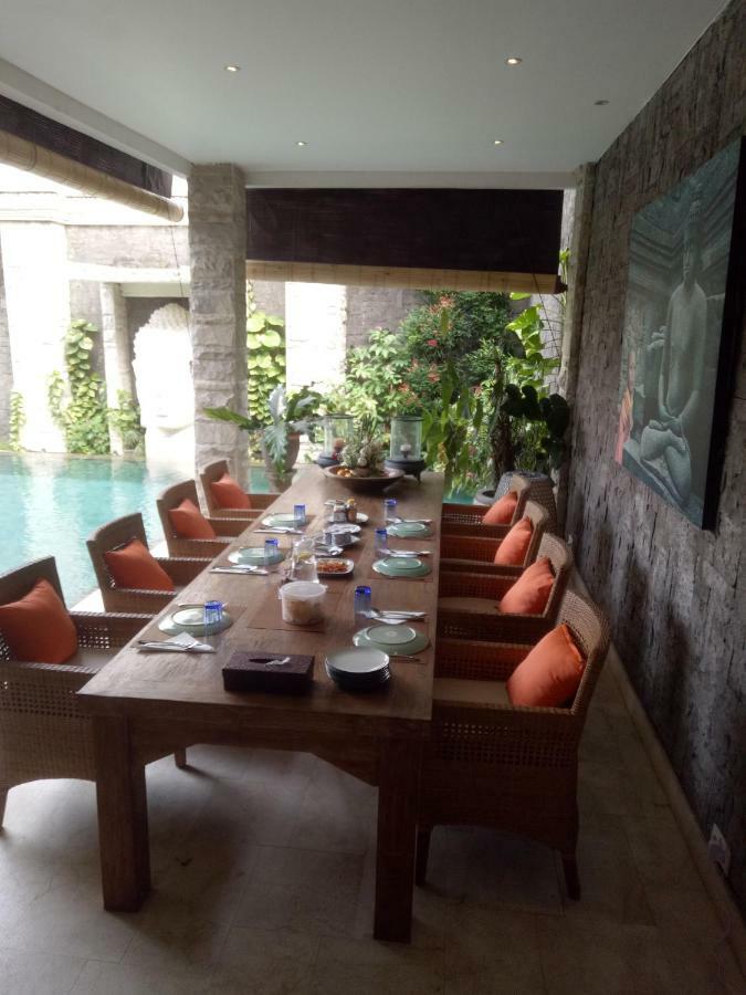 Puri Ratu Jimbaran Villa Buitenkant foto